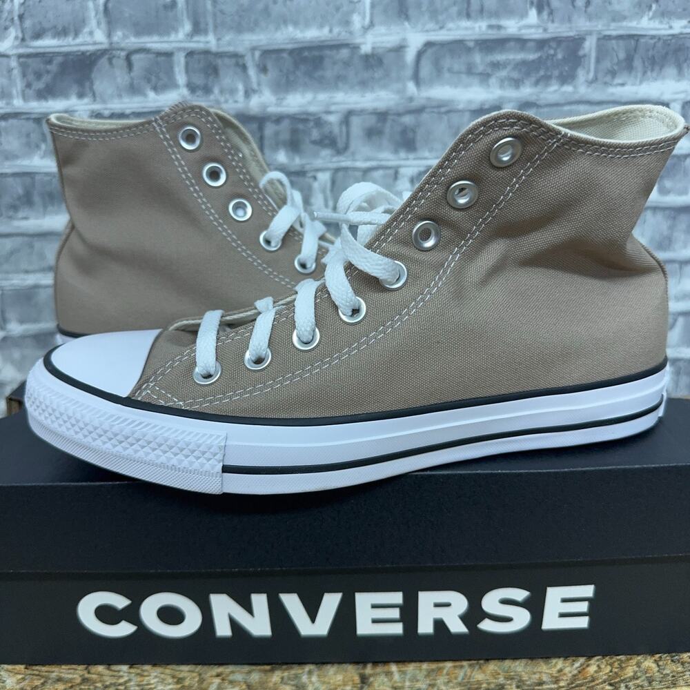 Converse Chuck Taylor All Star Beige White Canvas Mens Size 7 / Womens 9 New